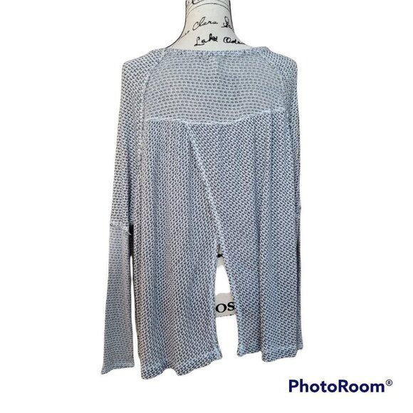 We the Free Split Back Henley Oversized Raw Hem Top - Size S - Picture 3 of 13